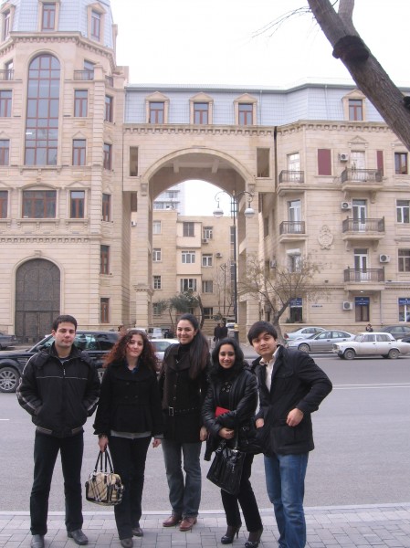 у нас в Баку такие красивые старые здания