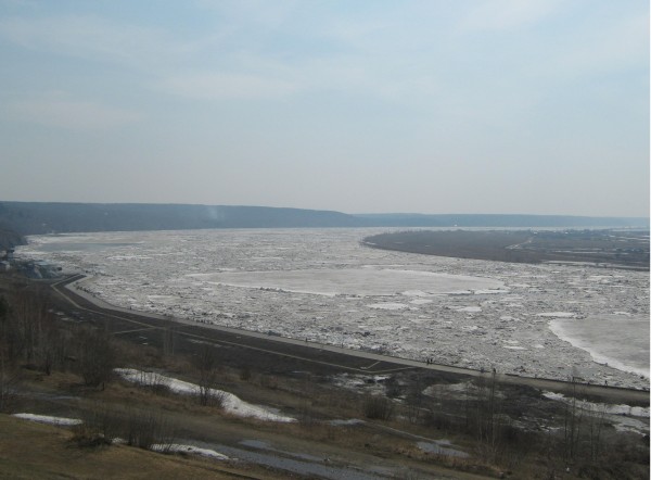 13:00 29.04.2010 р. Томь возле Лагерного сада (выезд из Томска)