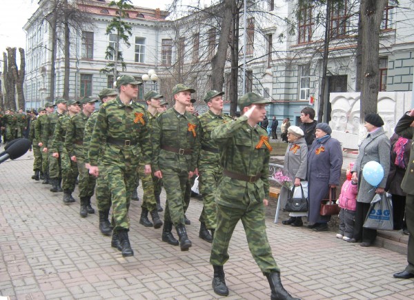 Равнение налево!